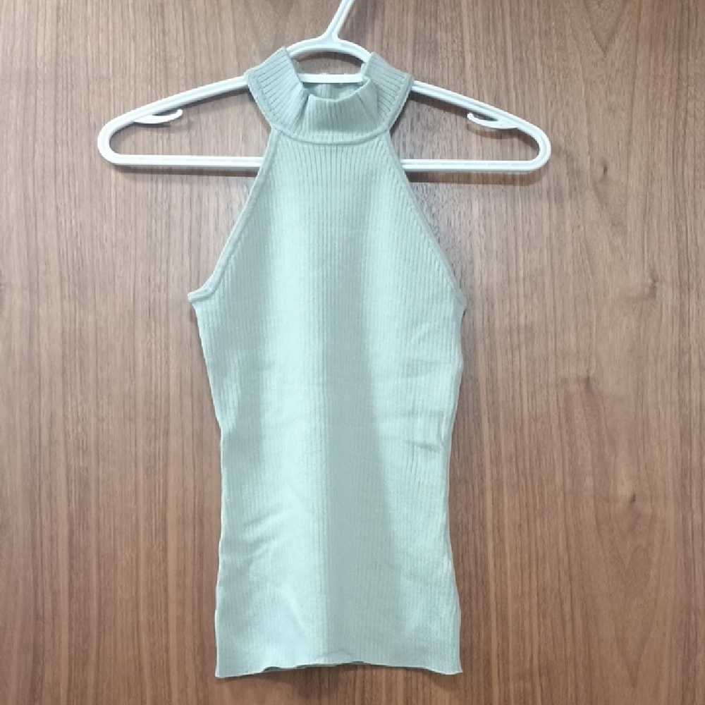 3/$15 Guess Sleeveless Ribbed Halter Top - Light Sage Green XS